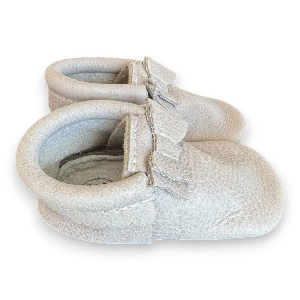 Freshly Picked Salt Flats Bow Baby Shoes Moccasins Size 4 Soft Sole NIB